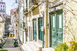 כניסה לדירה