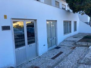 כניסה לחנות